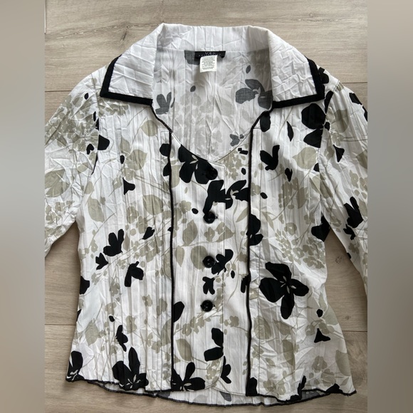 VEX Collection - Top (38); Skirt (36) - Two piece, black white and grey outfit - Picture 5 of 16